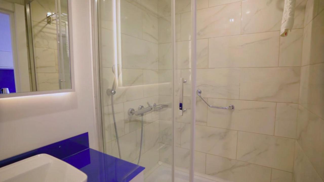 Aparthotel For Batumi Orbi City المظهر الخارجي الصورة